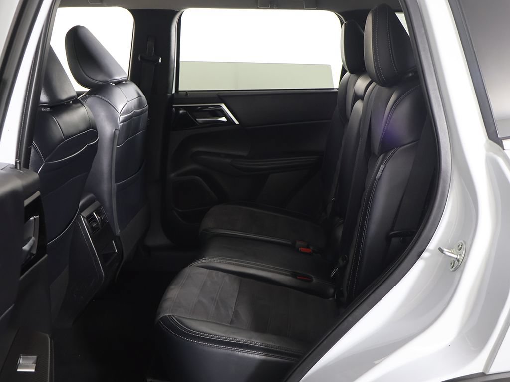 Used 2024 Mitsubishi Outlander SE AWD/4WD image 30
