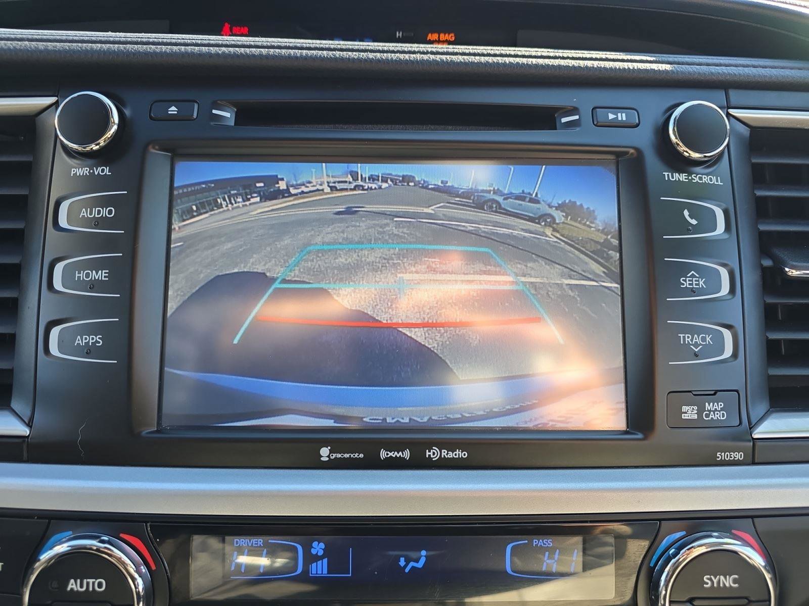 Used 2019 Toyota Highlander XLE image 16