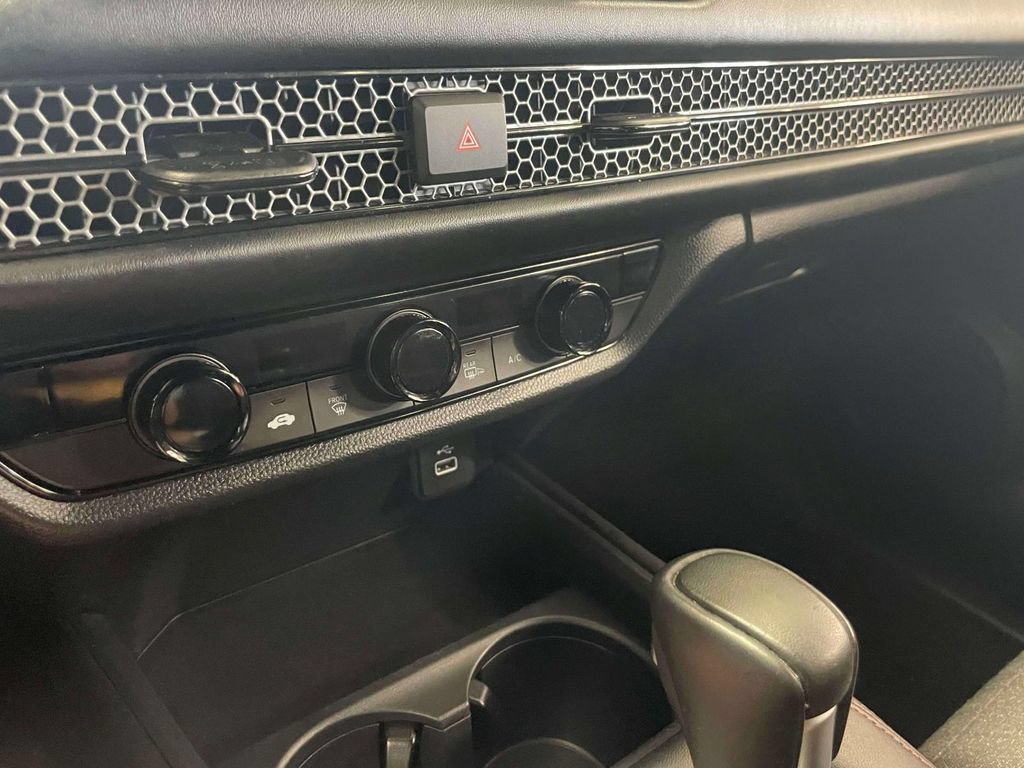 Certified 2025 Honda HR-V Sport image 25