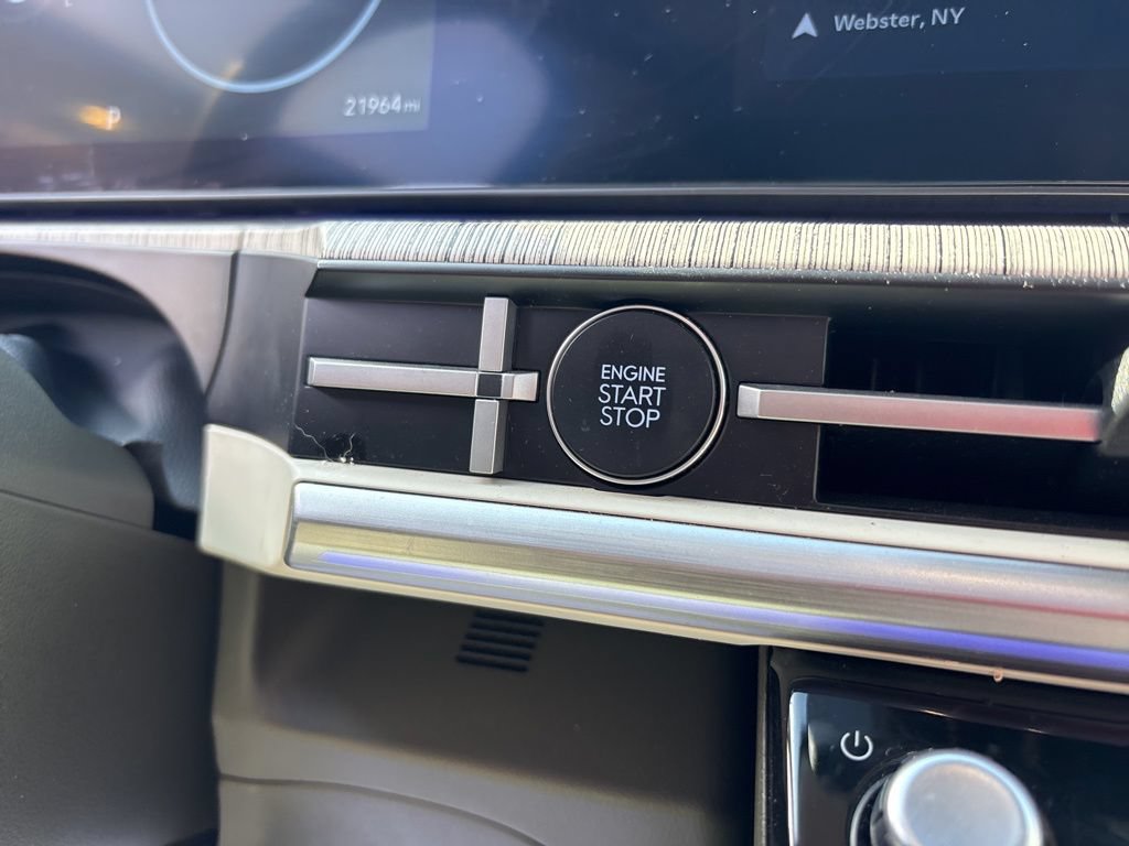 Used 2024 Hyundai Santa Fe Calligraphy FWD image 25