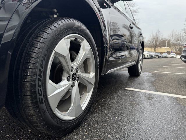 Certified 2025 Audi Q5 2.0T Premium Plus w/ Premium Plus Package AWD/4WD image 10