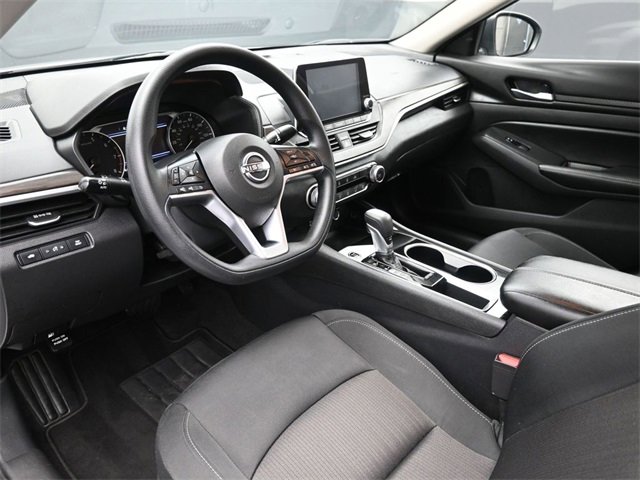 Used 2024 Nissan Altima 2.5 SV image 18