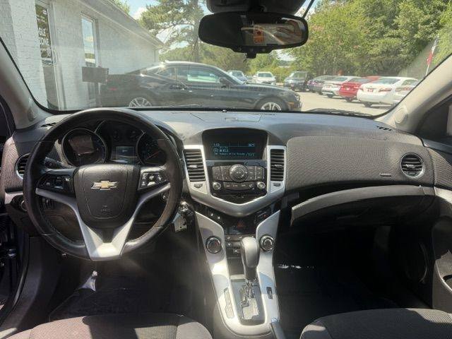 Used 2014 Chevrolet Cruze LT FWD image 16