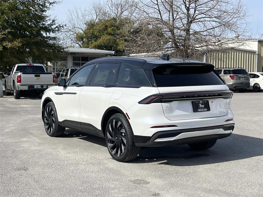 New 2026 Lincoln Nautilus Reserve image 3