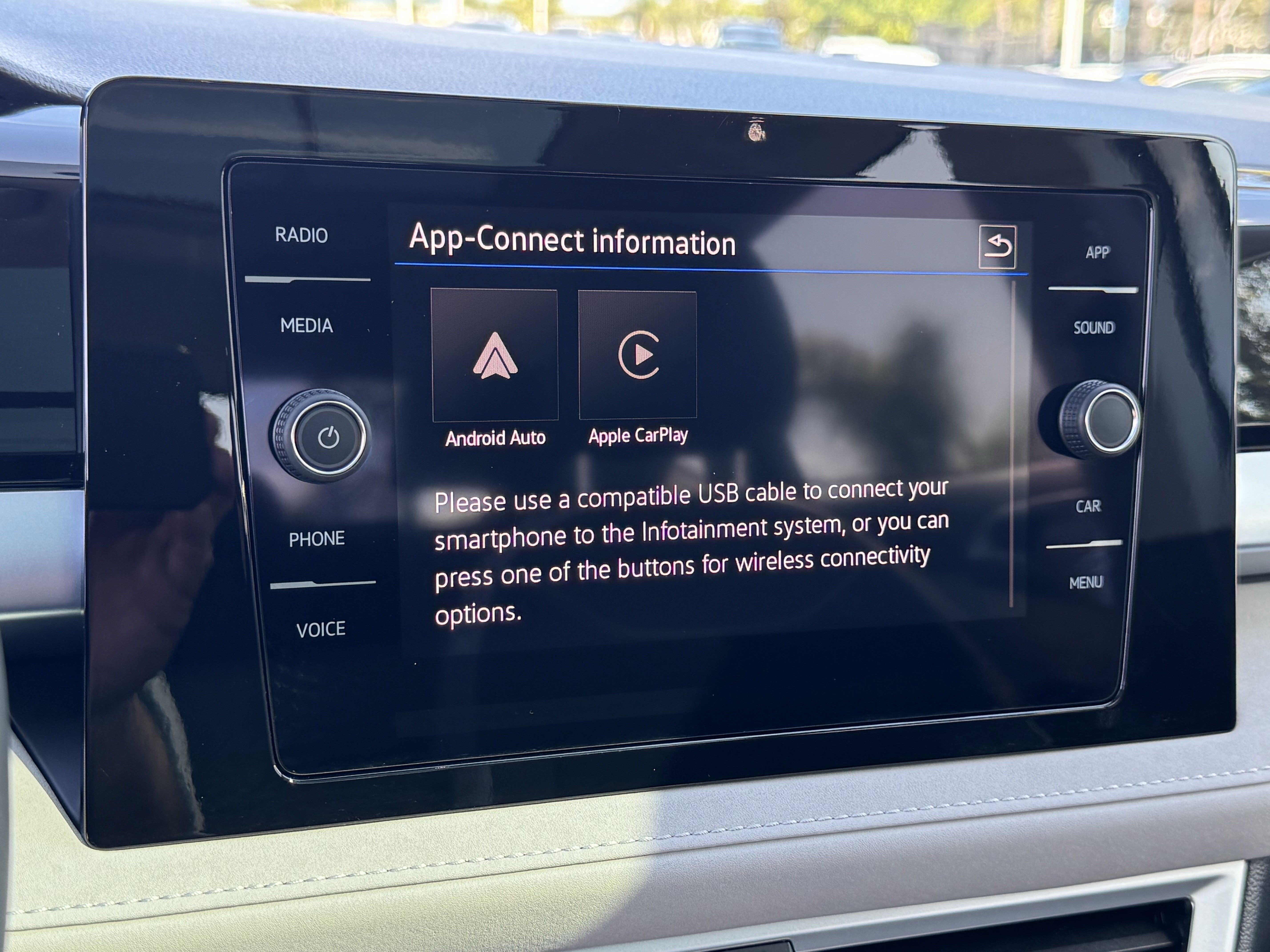 Used 2025 Volkswagen Taos SE AWD/4WD image 24