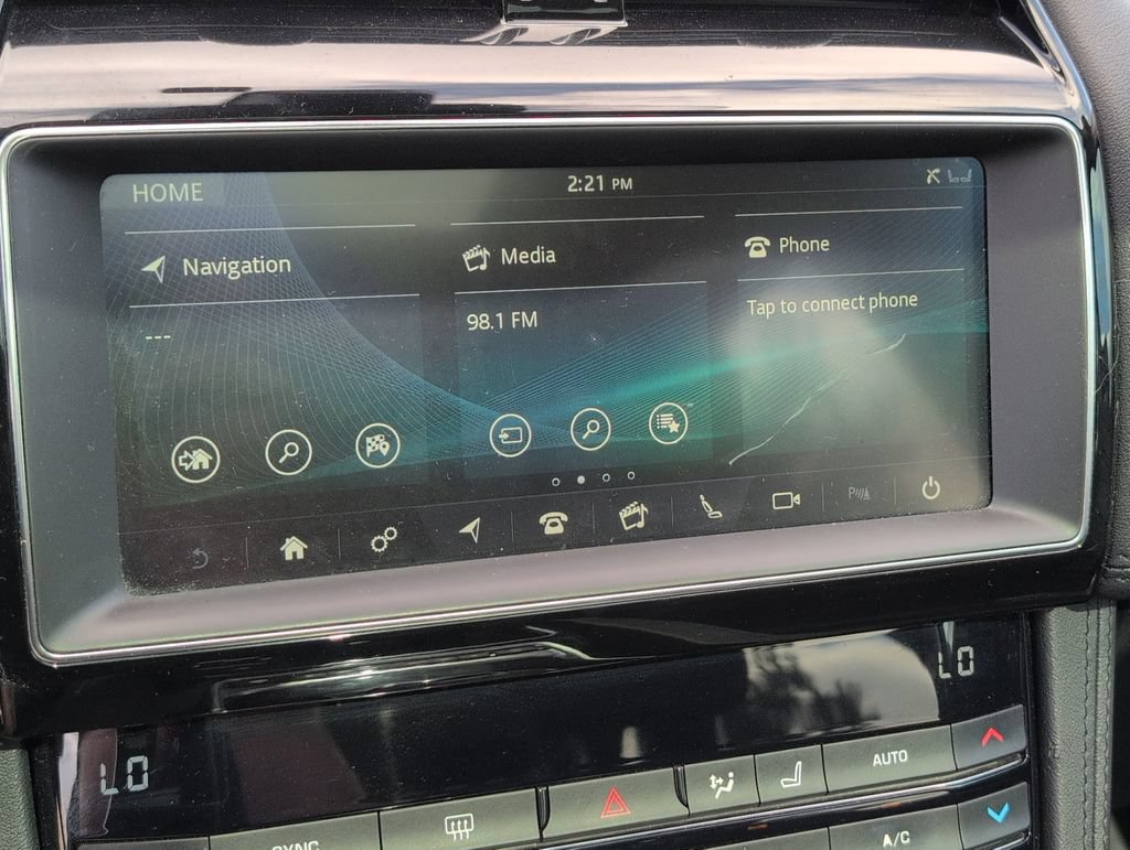 Used 2020 Jaguar F-PACE Prestige AWD/4WD image 24