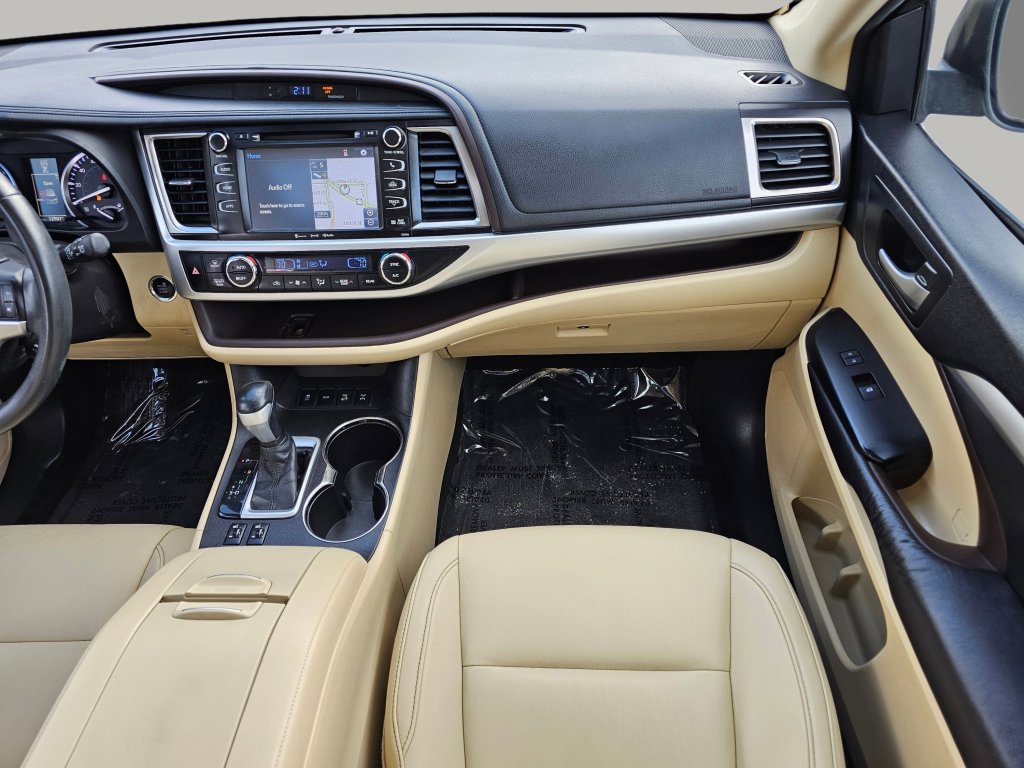 Used 2016 Toyota Highlander XLE image 4