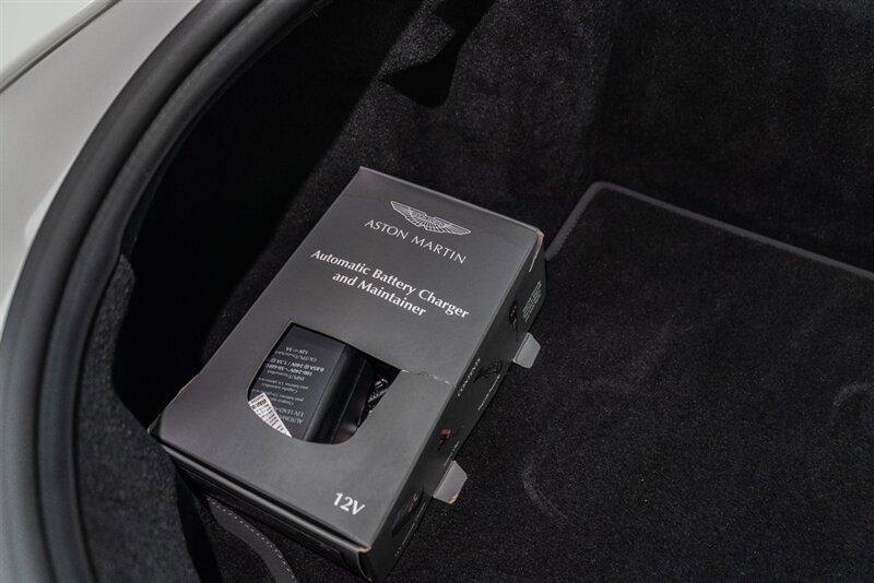 Used 2023 Aston Martin V8 Vantage Coupe RWD image 31