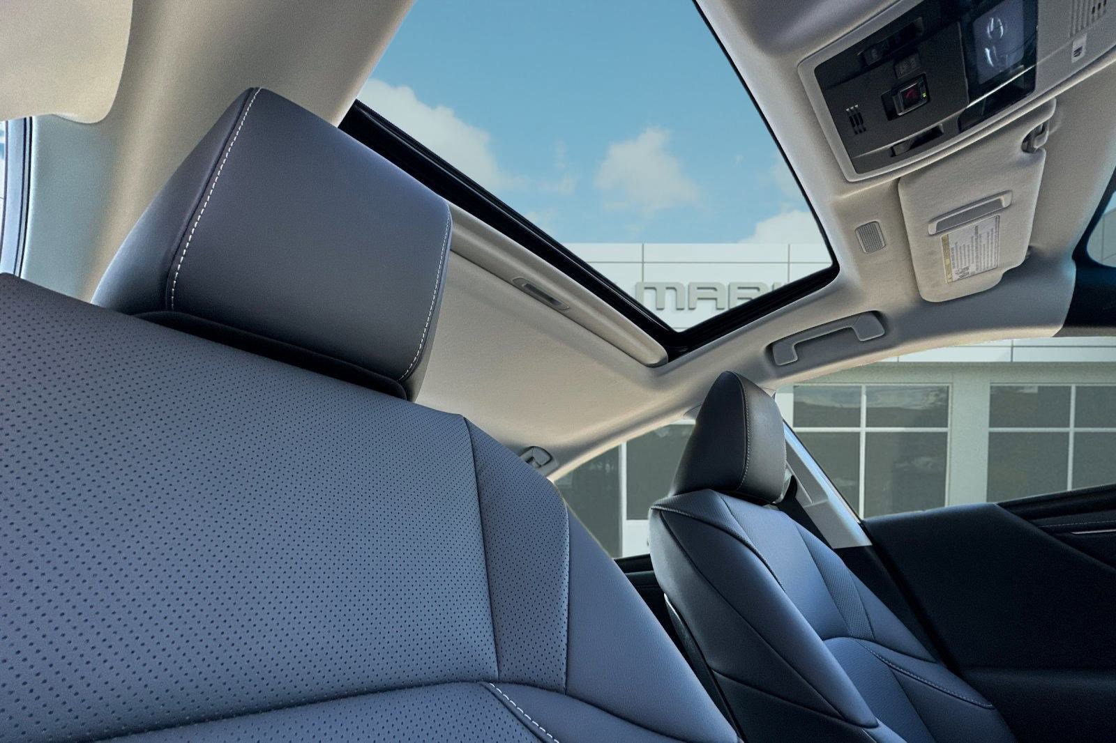 Certified 2025 Lexus ES 300h w/ Premium Package image 15