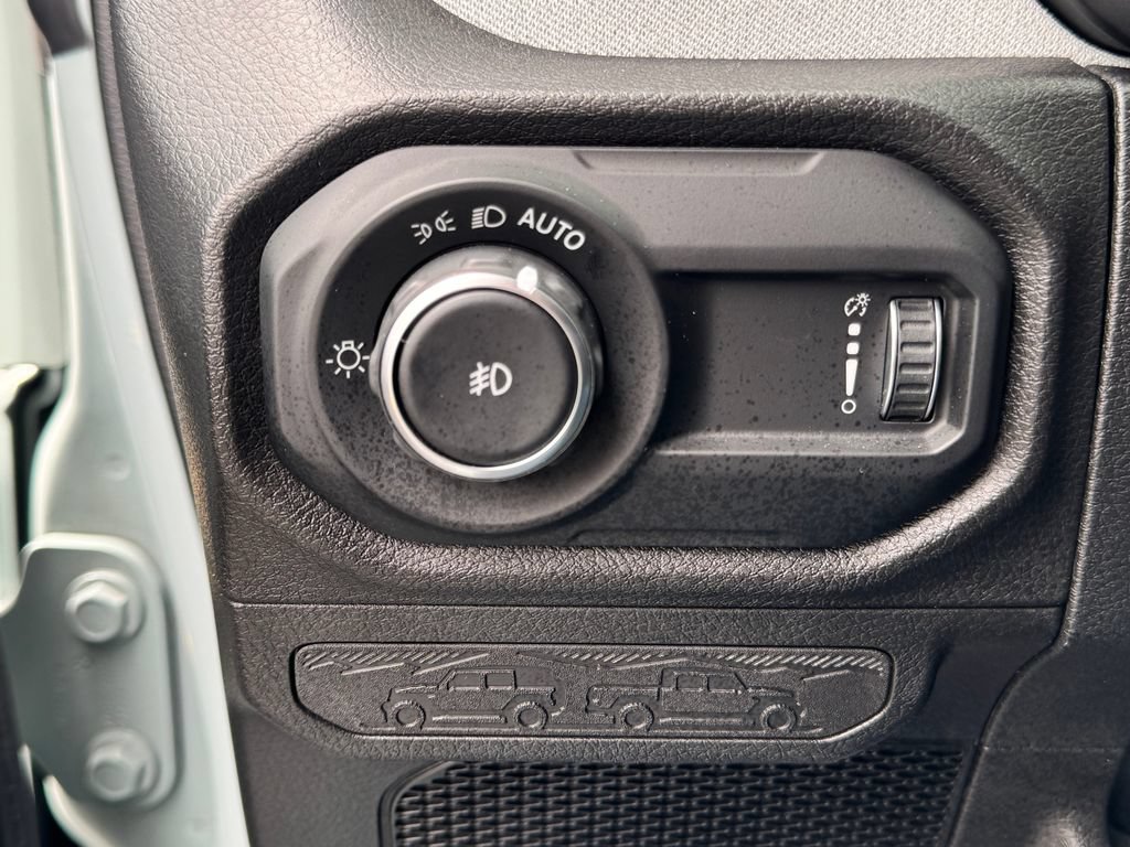 Used 2024 Jeep Wrangler Unlimited Sport AWD/4WD image 30
