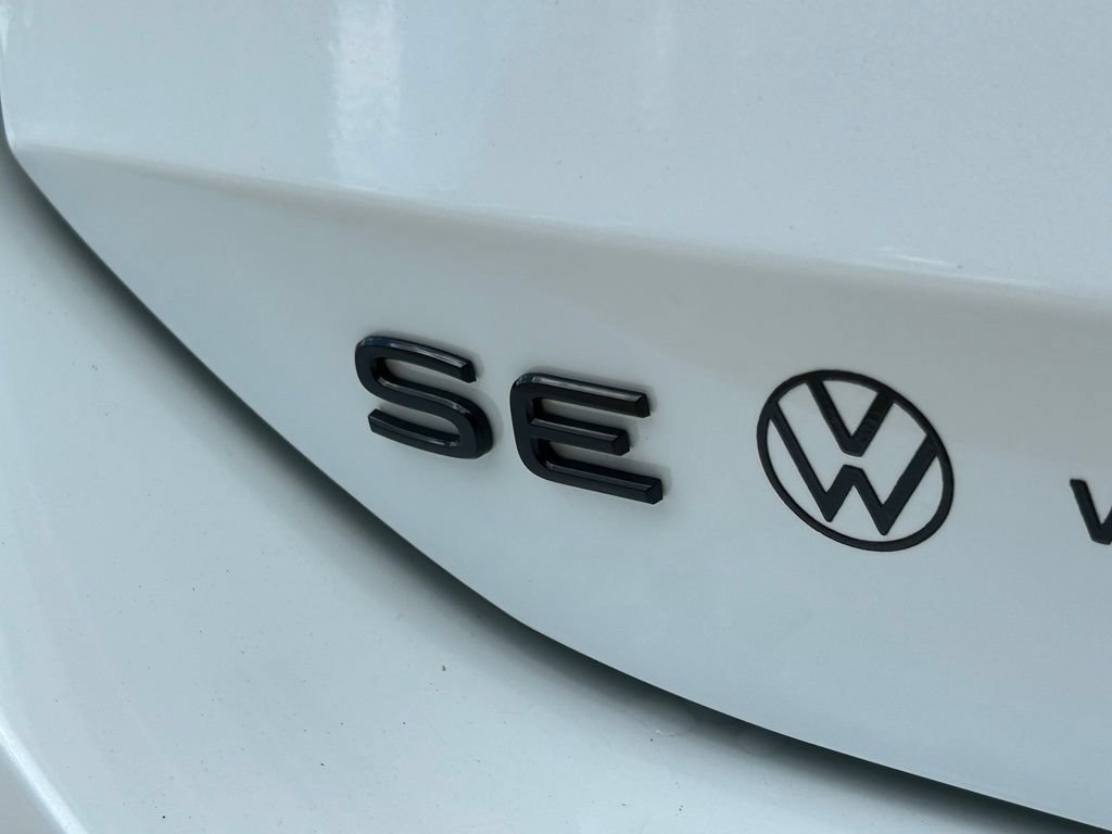 New 2026 Volkswagen Tiguan SE R-Line FWD image 43