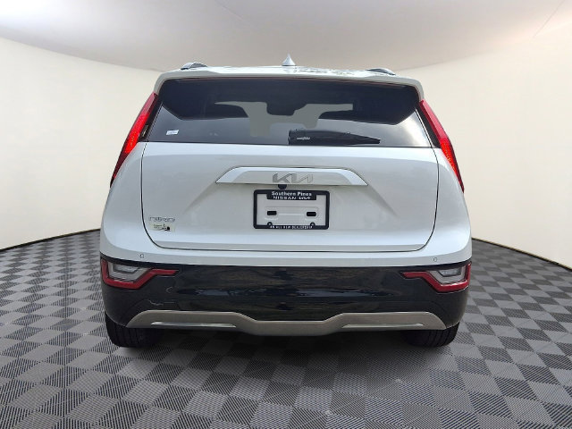 Certified 2023 Kia Niro Wave w/ Wave Preserve Package FWD image 6