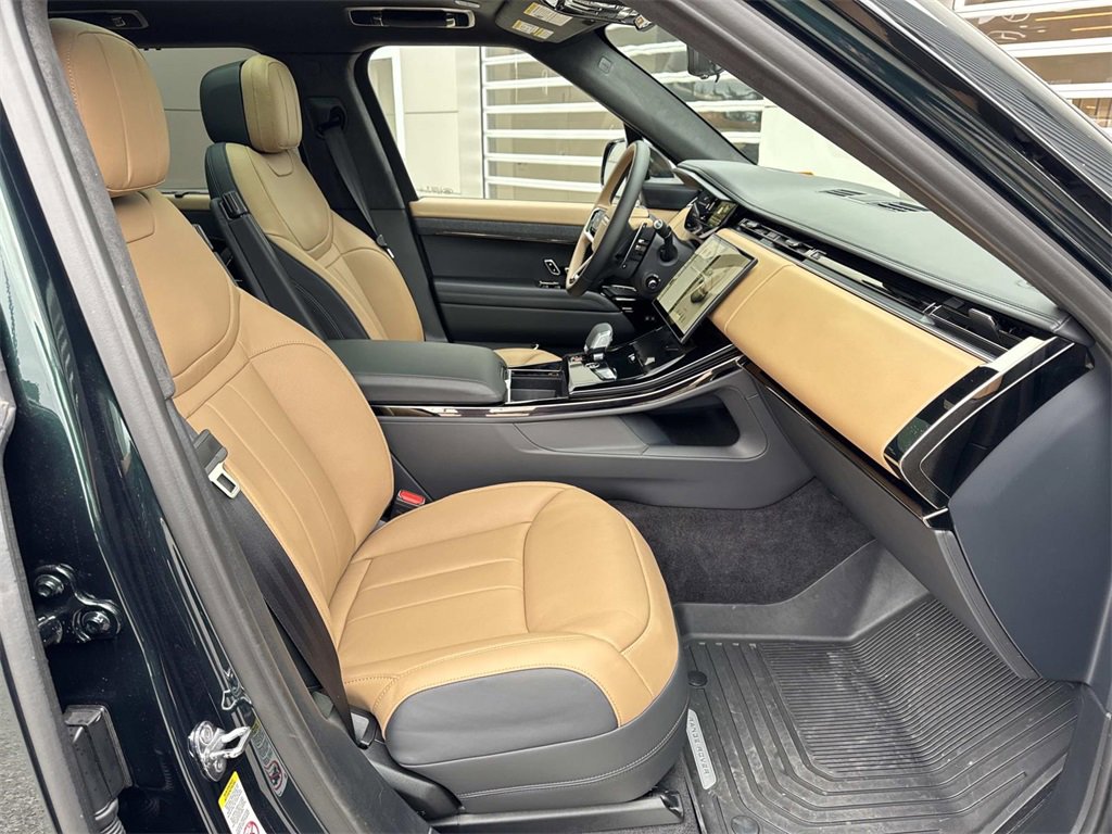 Used 2025 Land Rover Range Rover Sport Autobiography image 9