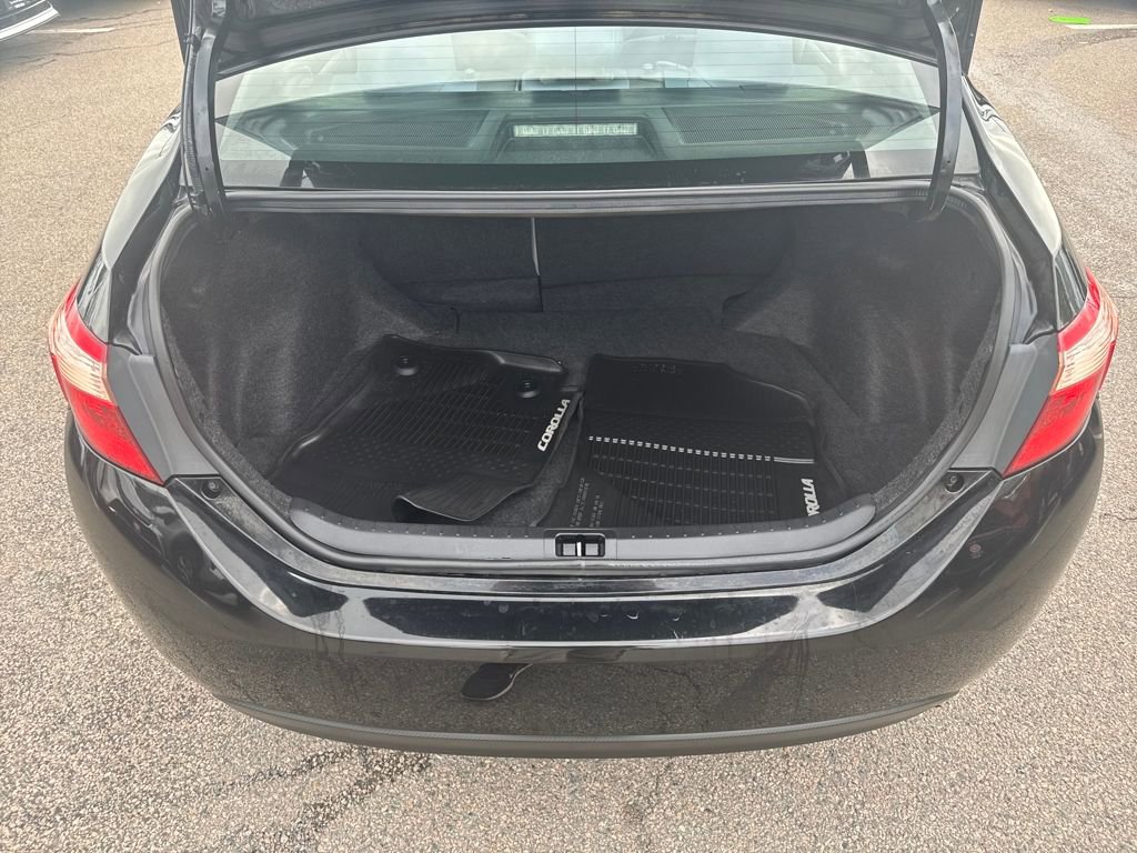 Used 2017 Toyota Corolla LE image 37