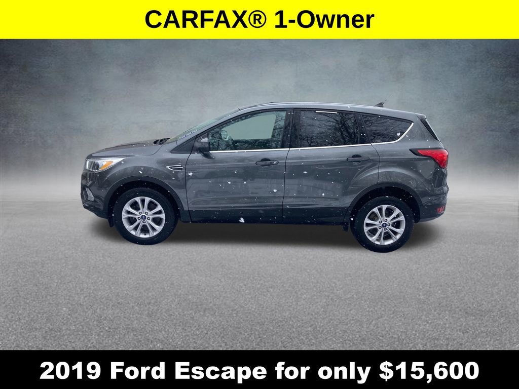 Used 2019 Ford Escape SE image 2