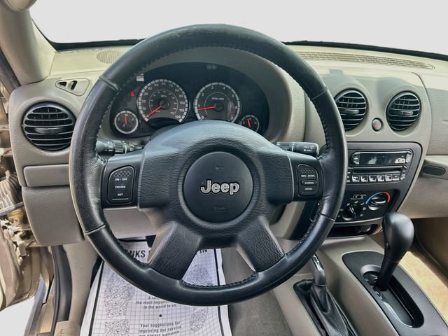 Used 2006 Jeep Liberty Sport AWD/4WD image 15