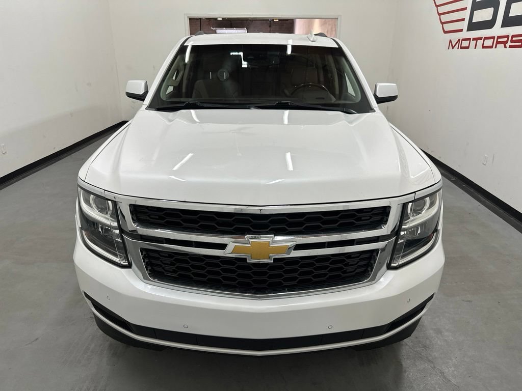 Used 2020 Chevrolet Suburban LT w/ Luxury Package RWD image 3