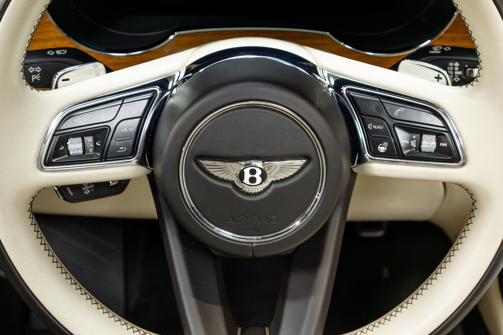 Used 2021 Bentley Bentayga w/ First Edition Specification AWD/4WD image 71