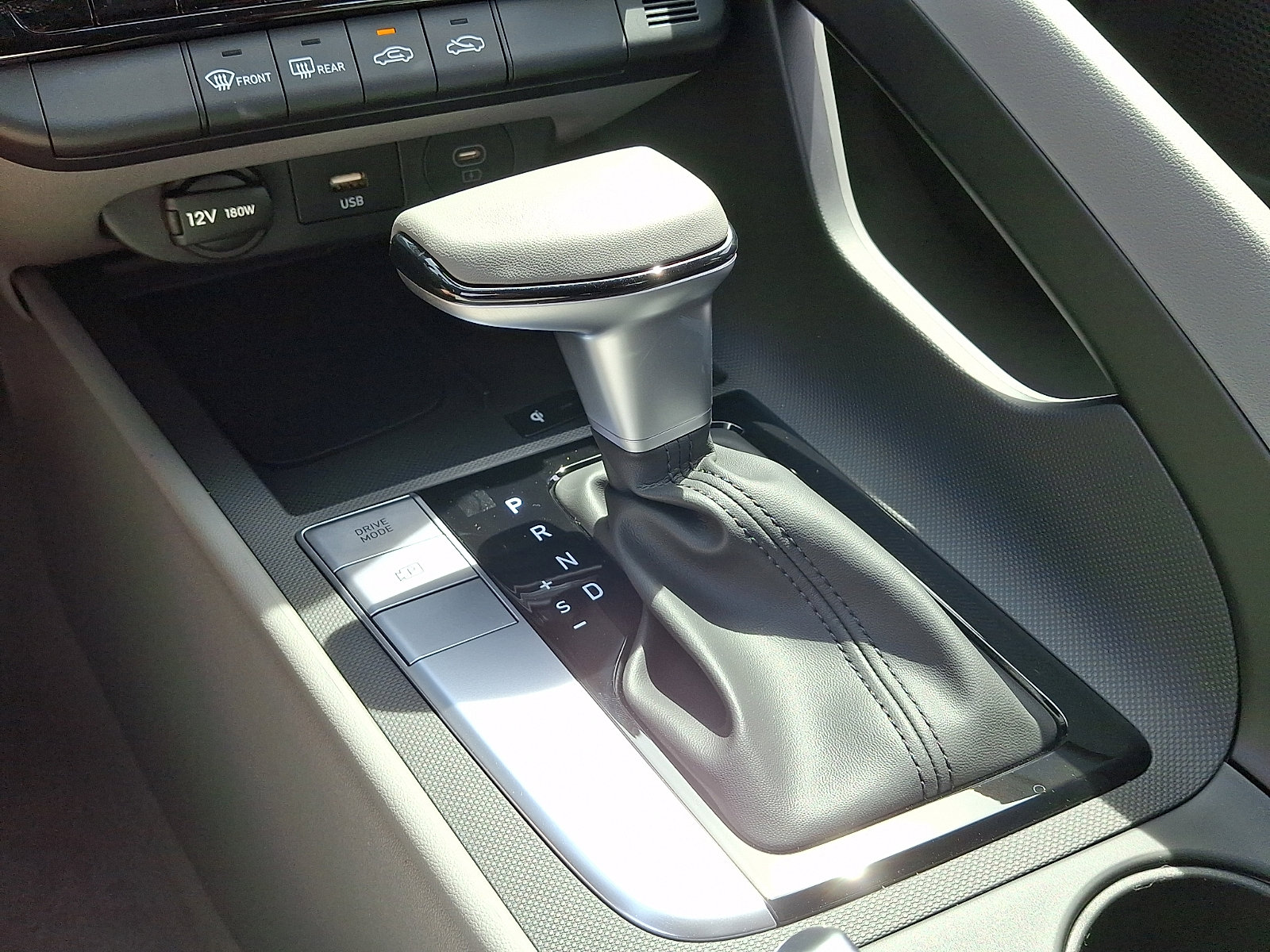 New 2026 Hyundai Elantra Sport image 18