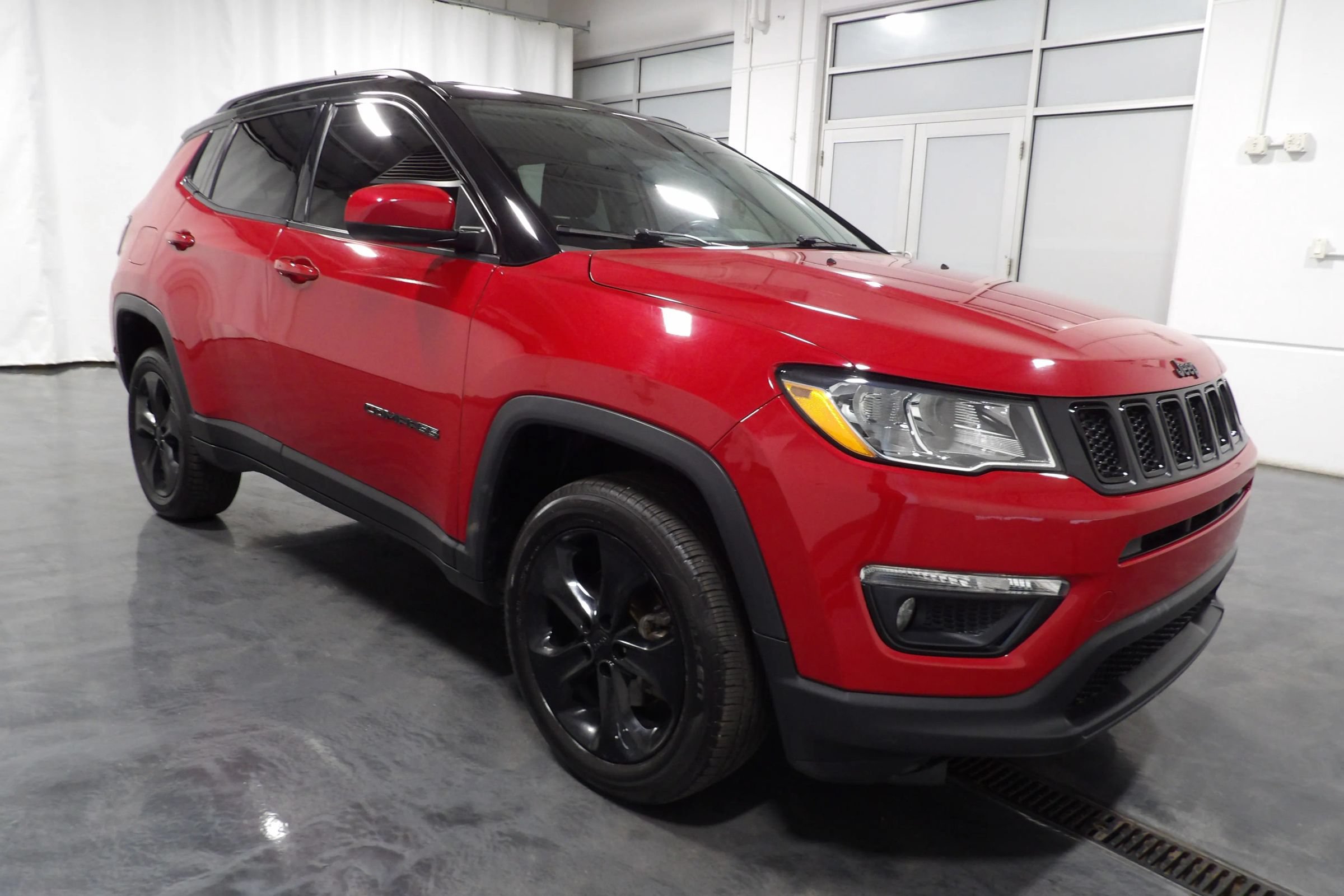 Used 2019 Jeep Compass Latitude AWD/4WD image 2