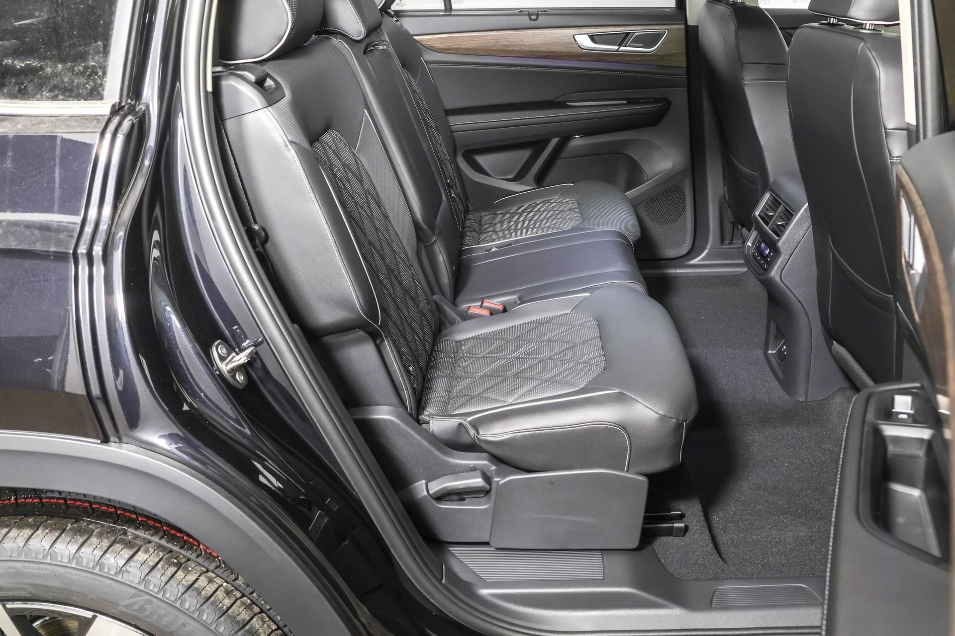 New 2026 Volkswagen Atlas SEL Premium R-Line image 41