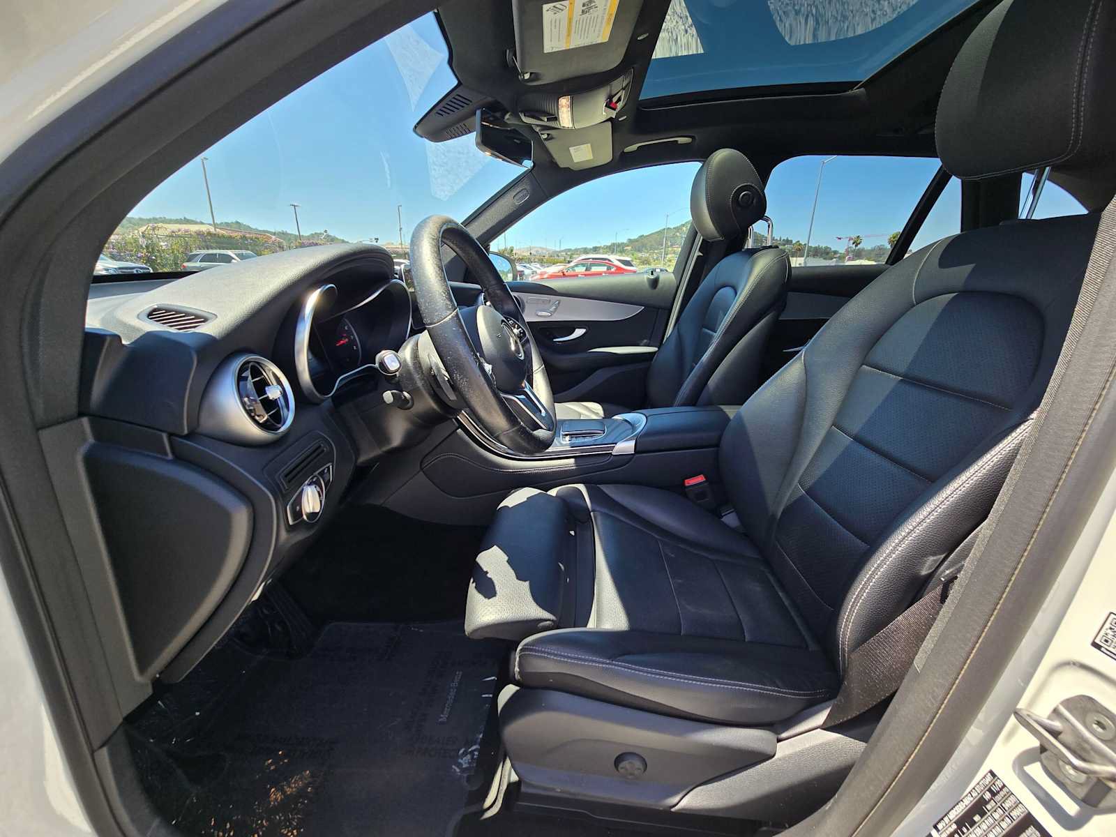 Used 2021 Mercedes-Benz GLC 300 4MATIC image 19