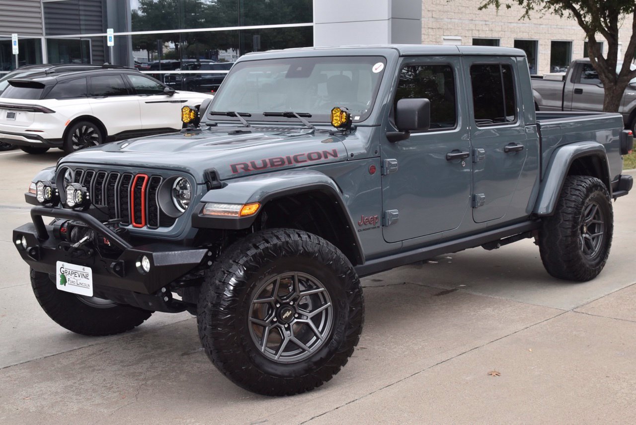 Used 2025 Jeep Gladiator Rubicon w/ Convenience Group AWD/4WD image 41