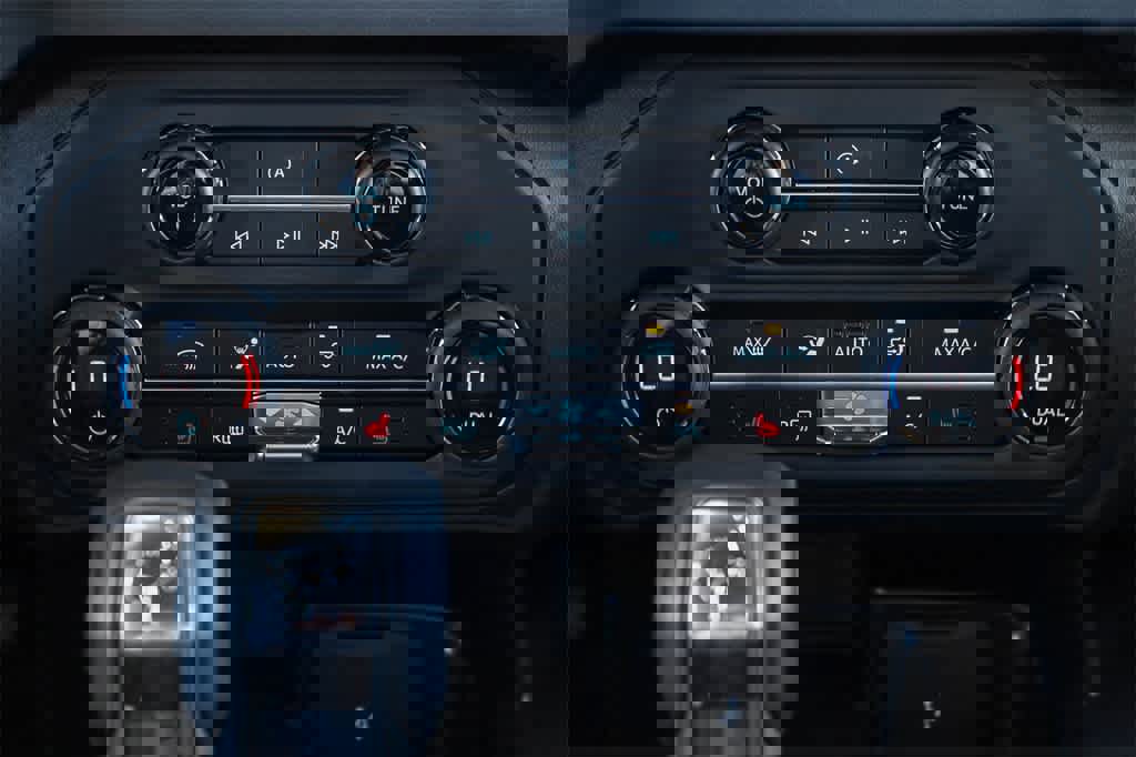 Used 2025 Ford Bronco Big Bend image 14