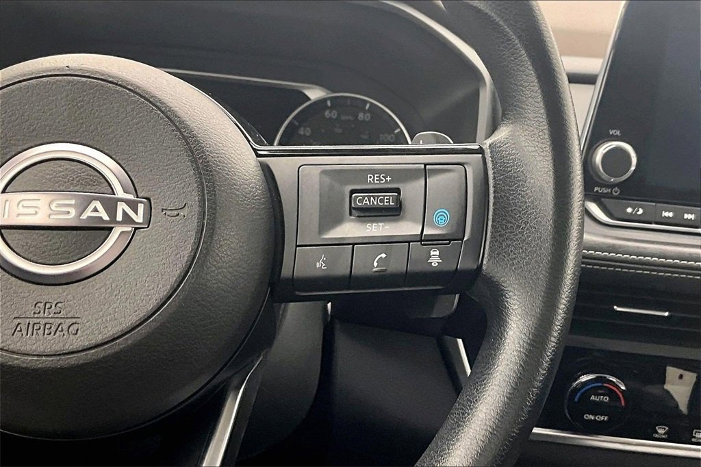 Used 2023 Nissan Rogue SV image 19