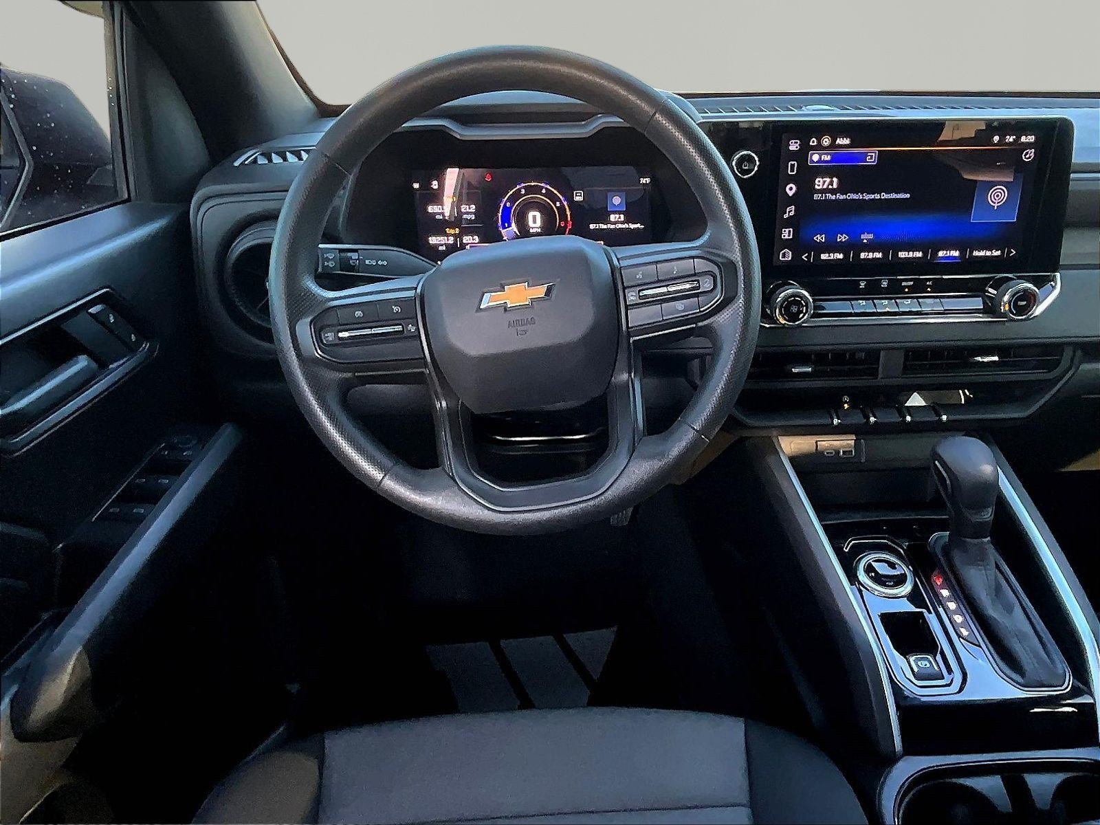 Used 2025 Chevrolet Colorado W/T AWD/4WD image 9