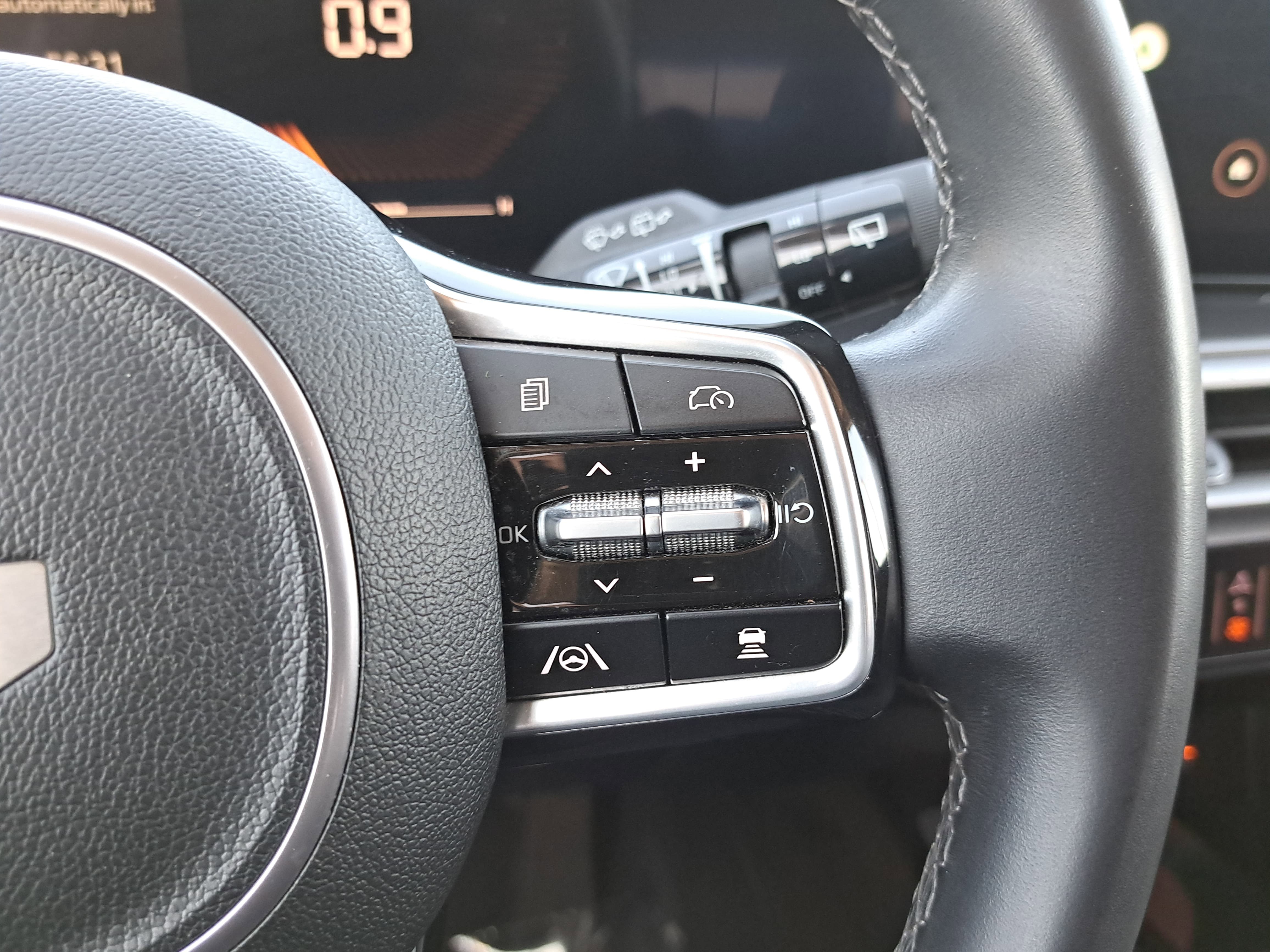 Used 2024 Kia Sorento S FWD image 18