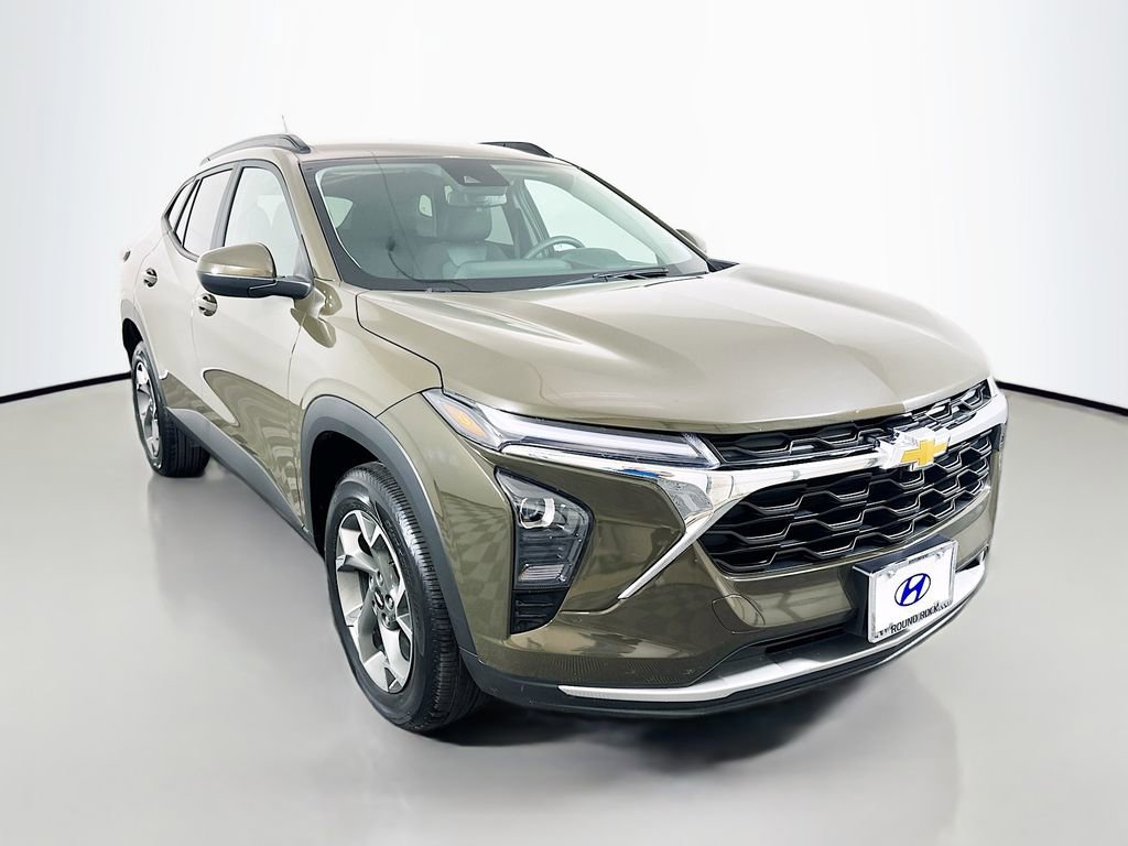 Used 2024 Chevrolet Trax LT image 3