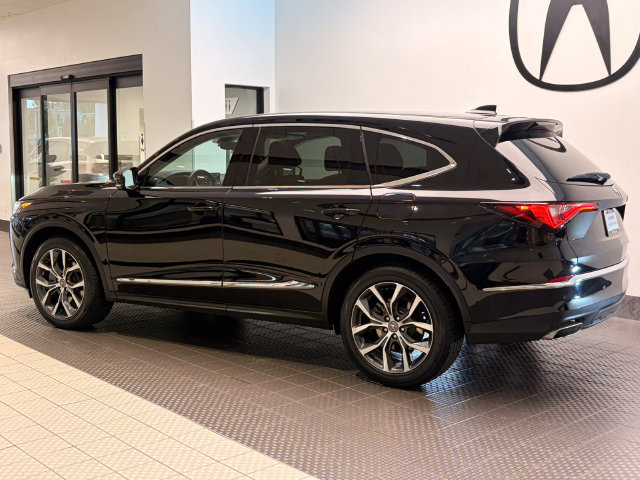 Certified 2023 Acura MDX w/ Technology Package AWD/4WD image 3