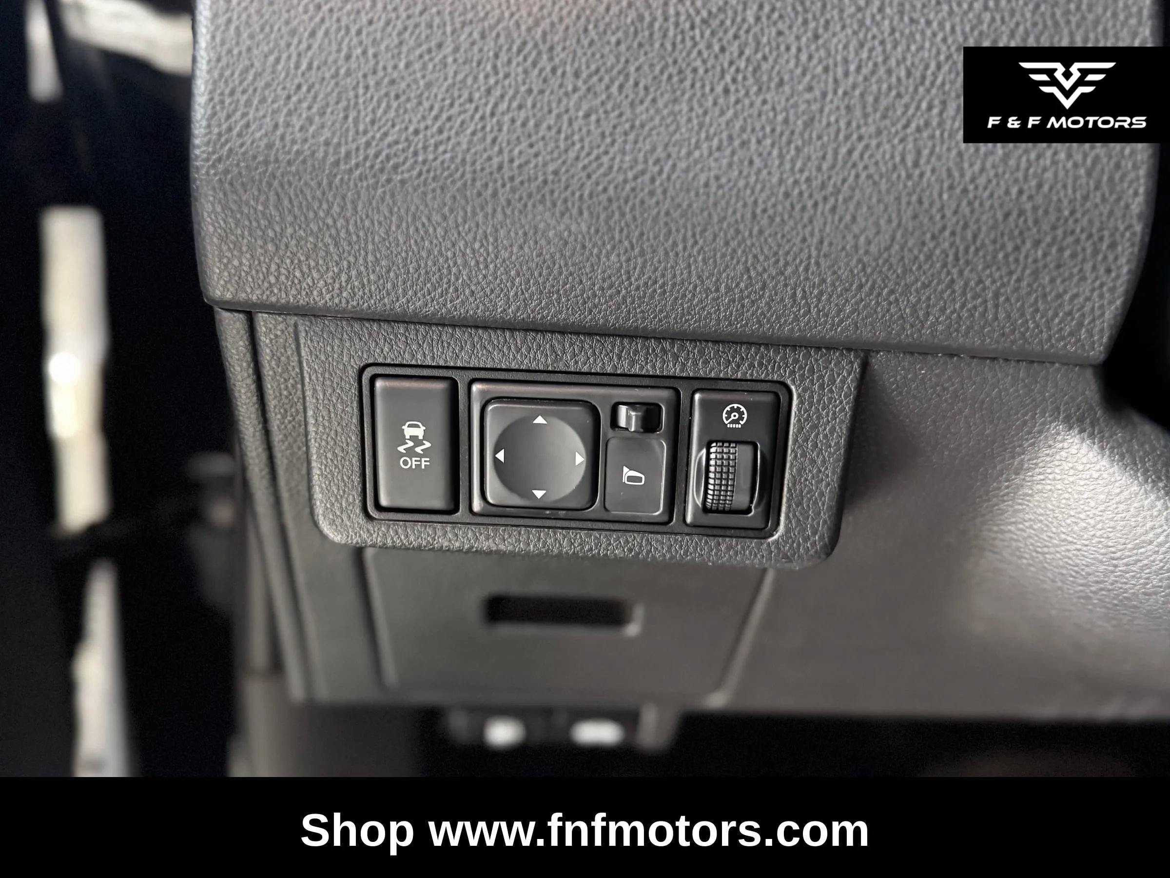 Used 2012 Nissan Versa 1.8 S FWD image 16