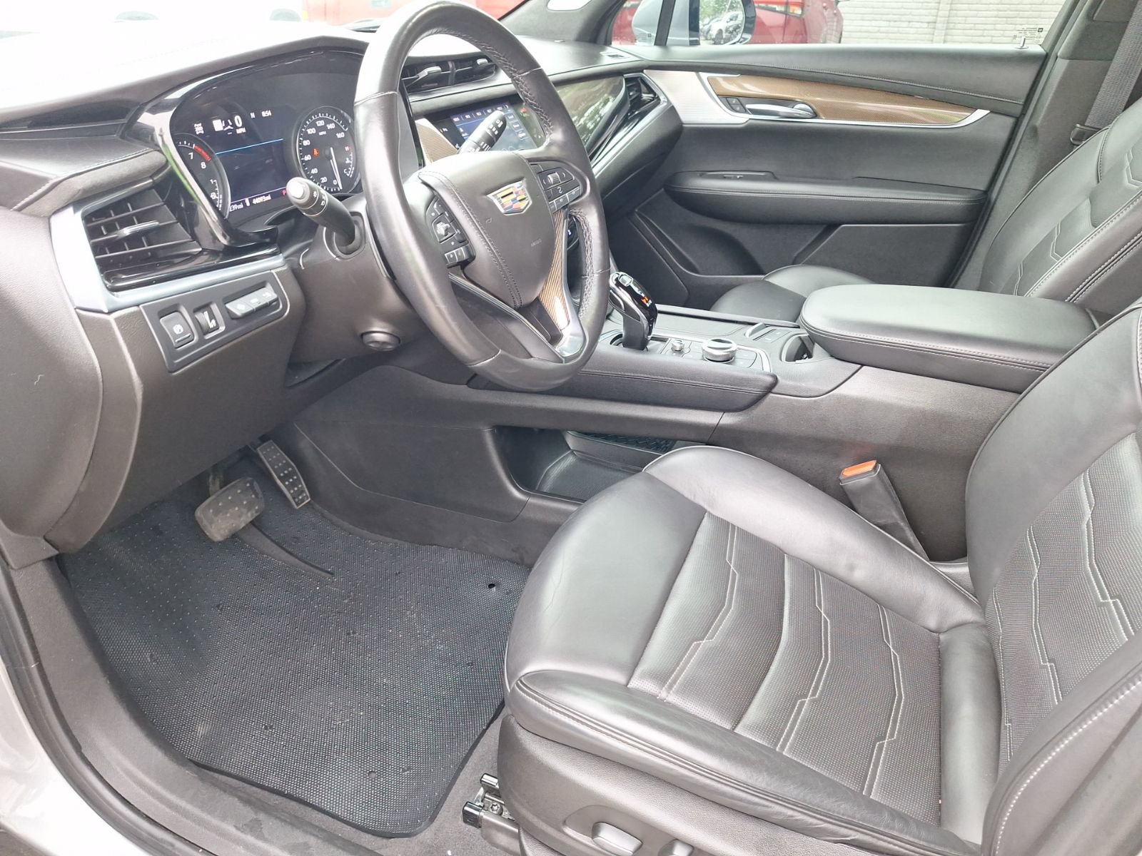 Used 2023 Cadillac XT6 Premium Luxury w/ Platinum Package AWD/4WD image 18