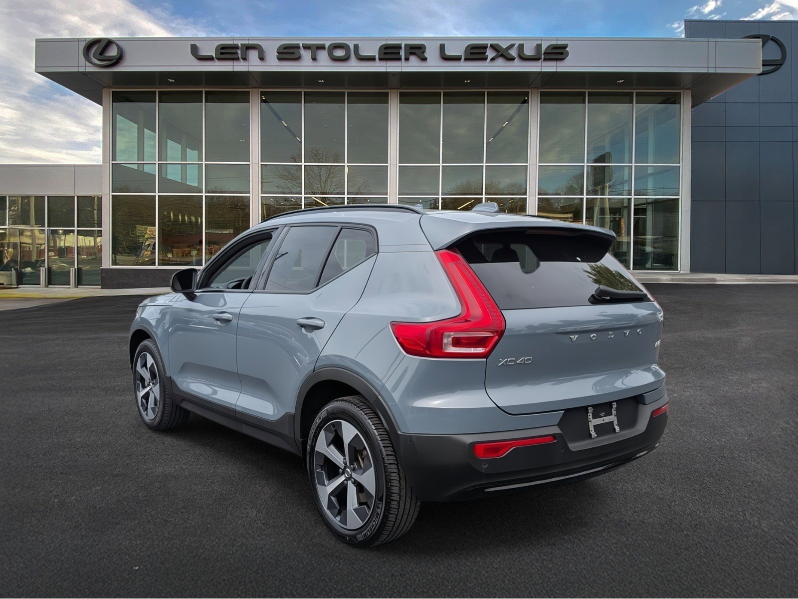 Used 2023 Volvo XC40 B5 Ultimate image 6
