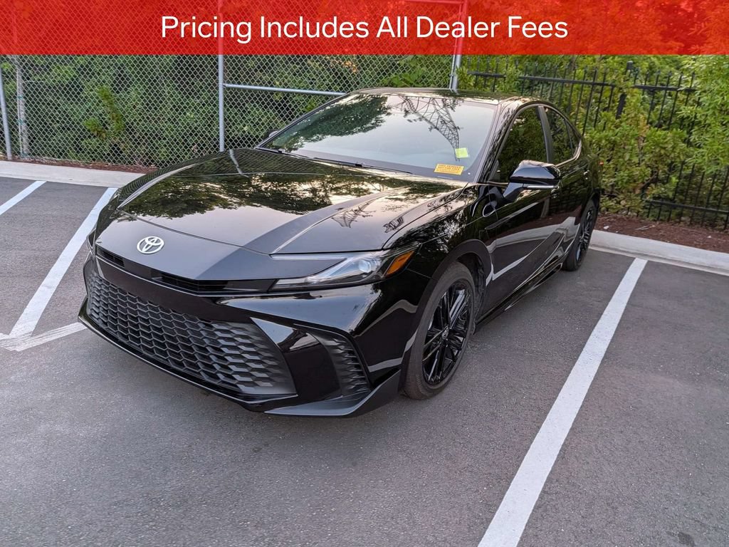 Used 2026 Toyota Camry SE FWD image 4
