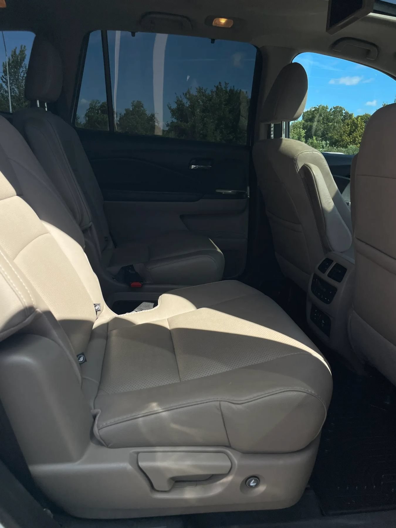 Used 2017 Honda Pilot Elite image 16