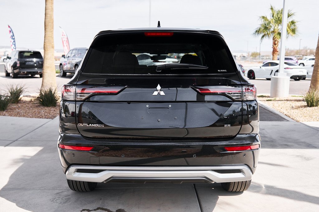 New 2025 Mitsubishi Outlander SE image 7