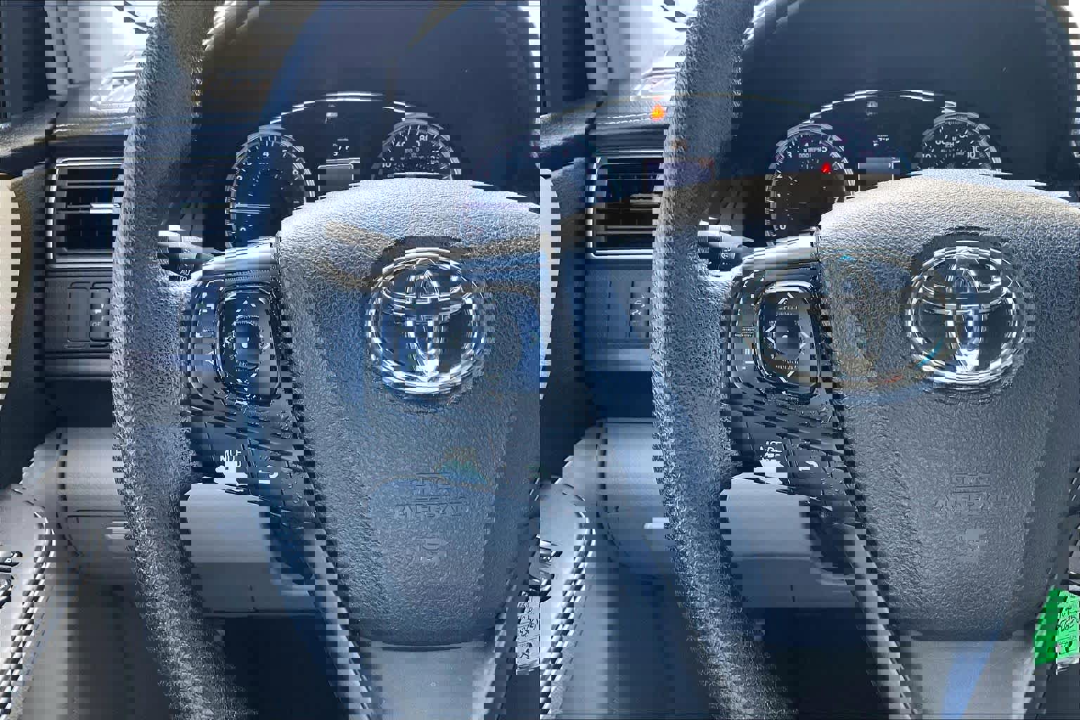 Used 2016 Toyota Camry LE image 23