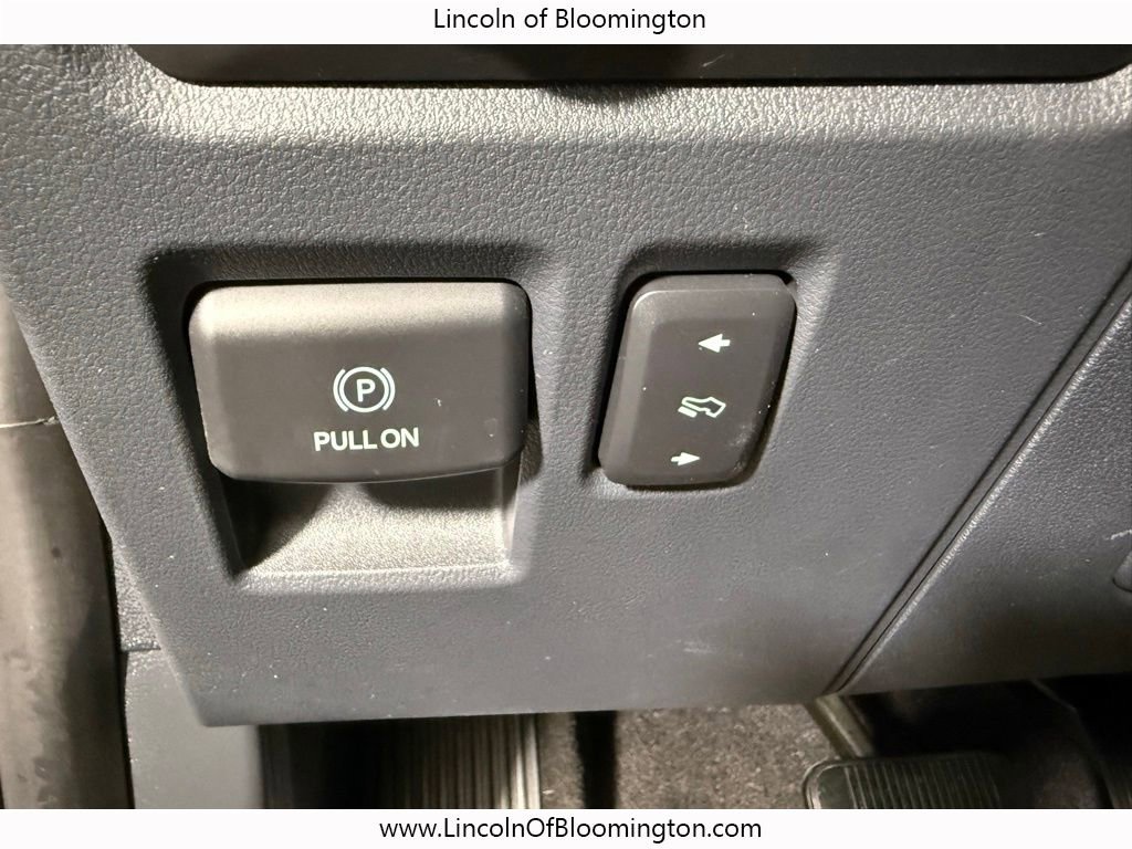 Used 2022 Ford Expedition Max Limited image 35