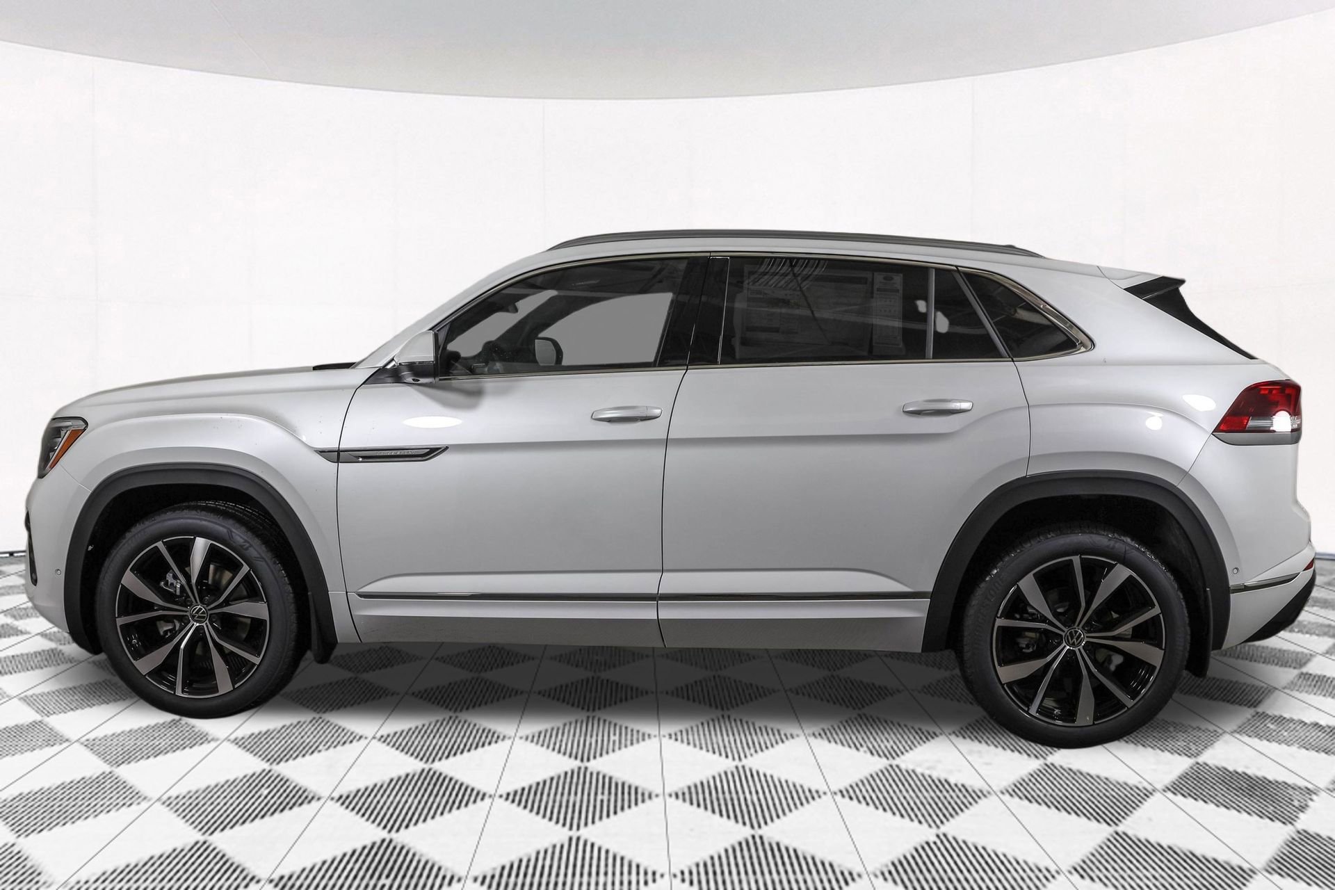 New 2026 Volkswagen Atlas Cross Sport SEL Premium R-Line image 17