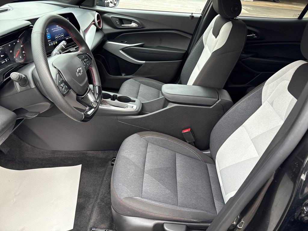 Certified 2024 Chevrolet Trax RS image 11