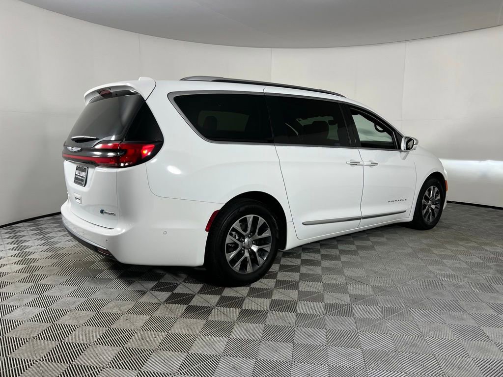 Used 2022 Chrysler Pacifica Pinnacle image 7