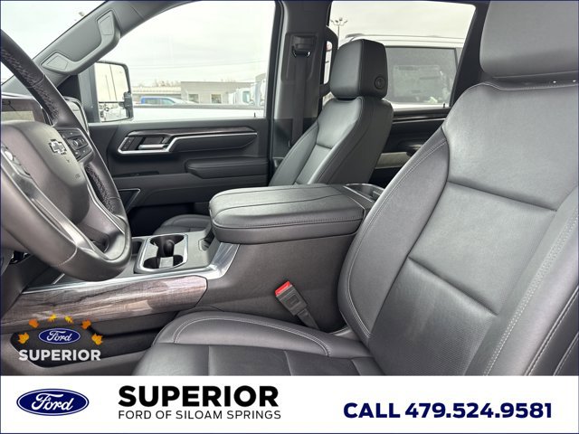 Used 2025 Chevrolet Silverado 2500 LTZ w/ LTZ Plus Package image 6
