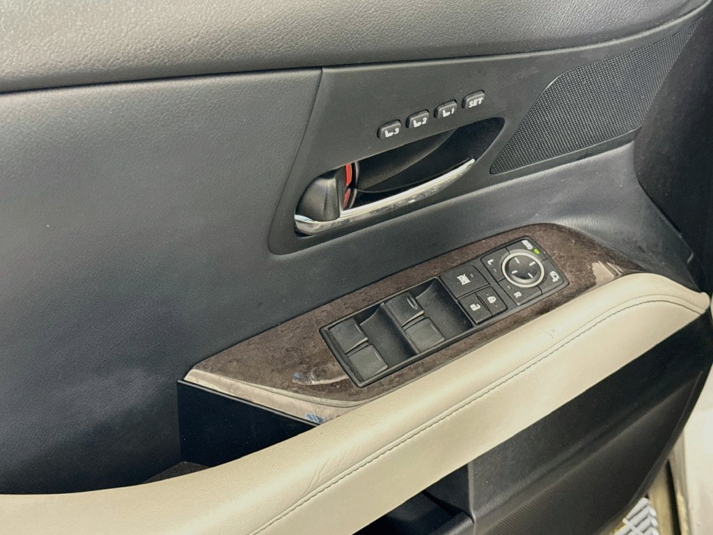 Used 2014 Lexus RX 450h FWD image 18