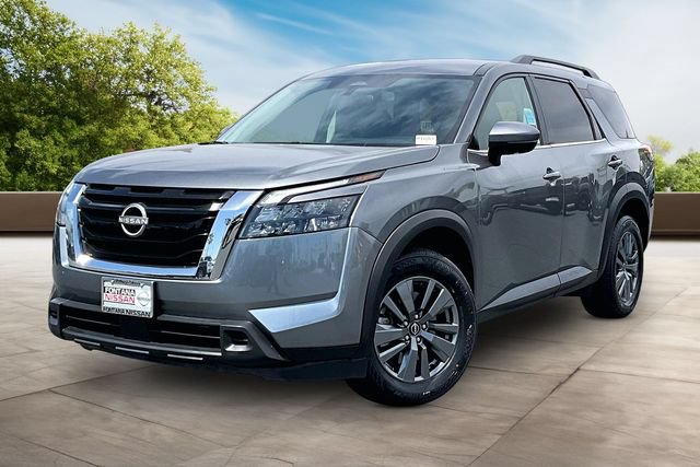 Certified 2024 Nissan Pathfinder SV FWD image 3