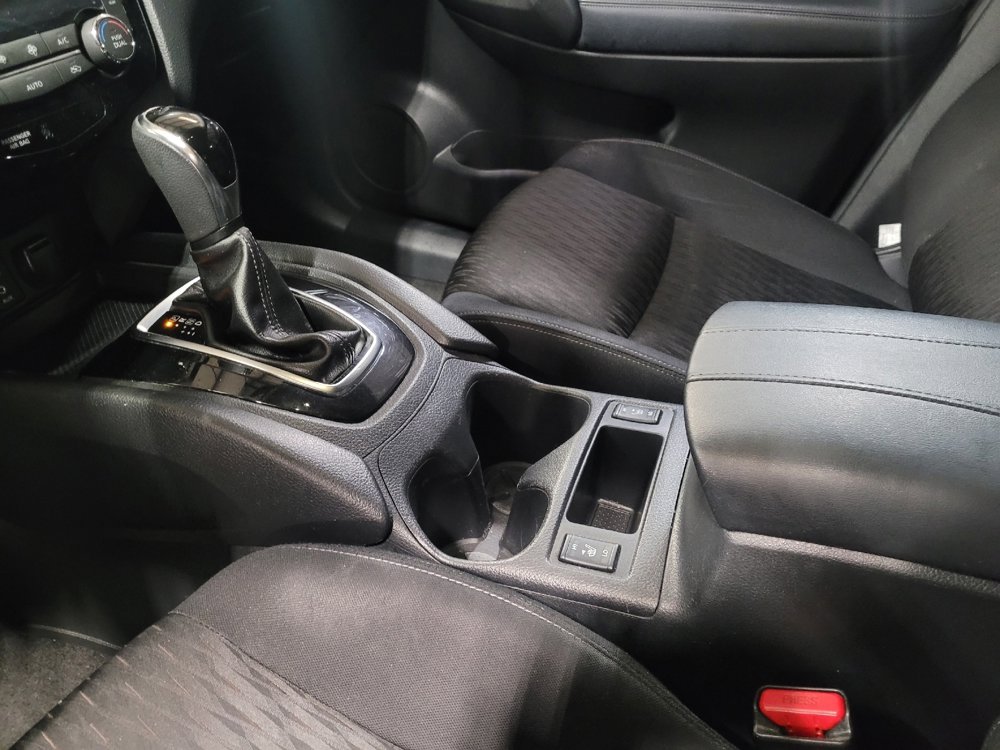 Used 2017 Nissan Rogue SV FWD image 26