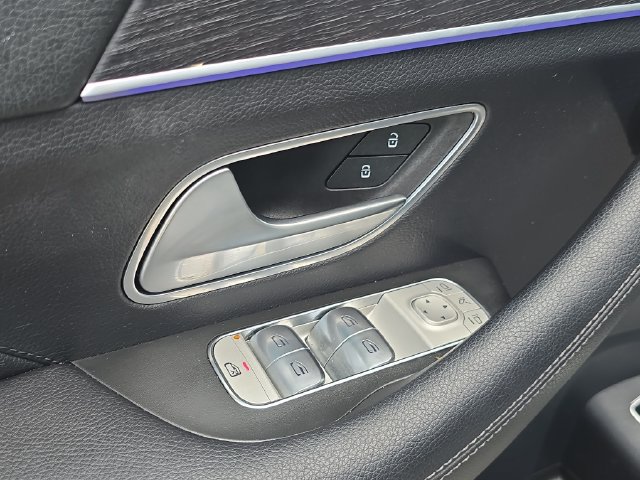 Used 2024 Mercedes-Benz GLE 450e 4MATIC image 19