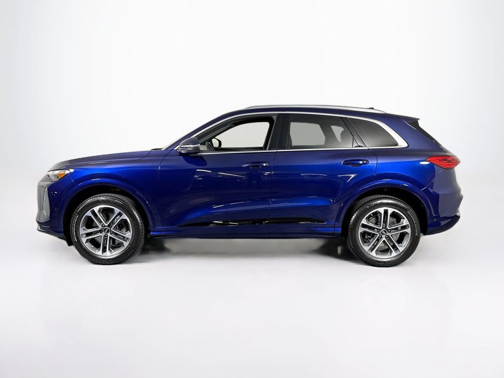 Used 2025 Audi Q5 Premium w/ Convenience Package AWD/4WD image 2